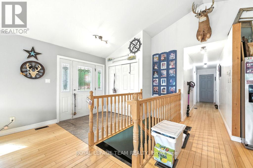 23 Algonquin Road, Bonnechere Valley, Ontario  K0J 1W0 - Photo 5 - X12281560