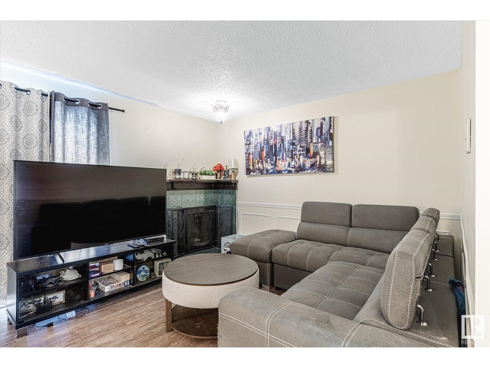 Property at 14662 121 ST NW image 4