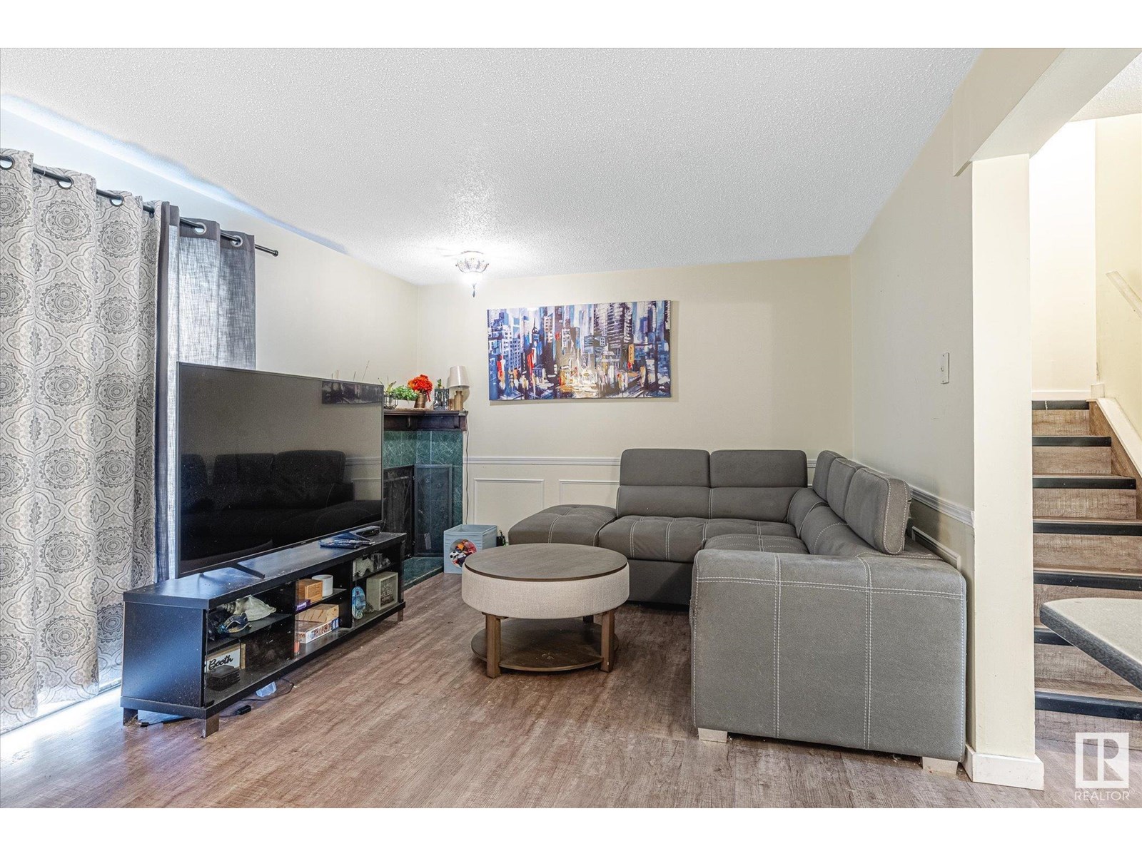 Property at 14662 121 ST NW image 3
