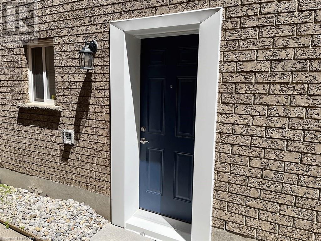 727 Commonwealth Crescent Unit# Lower, Kitchener, Ontario  N2E 4J8 - Photo 2 - 40748374