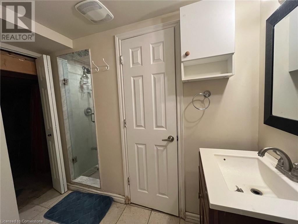 727 Commonwealth Crescent Unit# Lower, Kitchener, Ontario  N2E 4J8 - Photo 8 - 40748374