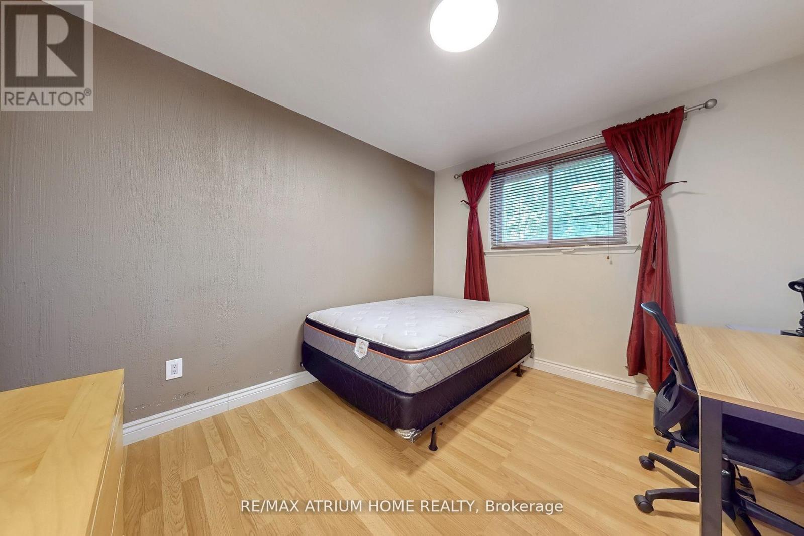 3672 Galeair Court, Mississauga (Erindale), Ontario  L5C 2H5 - Photo 15 - W12281579