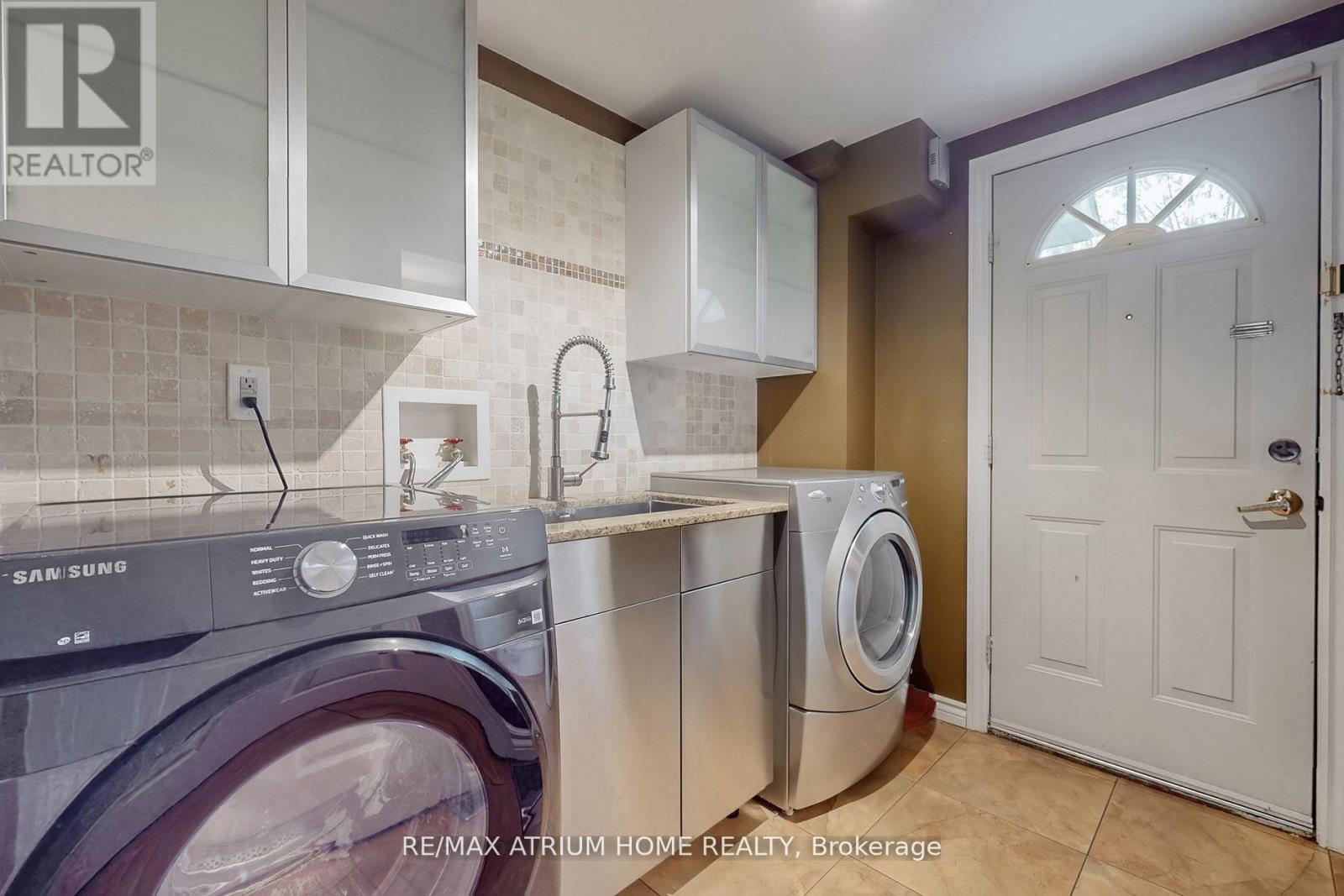 3672 Galeair Court, Mississauga (Erindale), Ontario  L5C 2H5 - Photo 27 - W12281579
