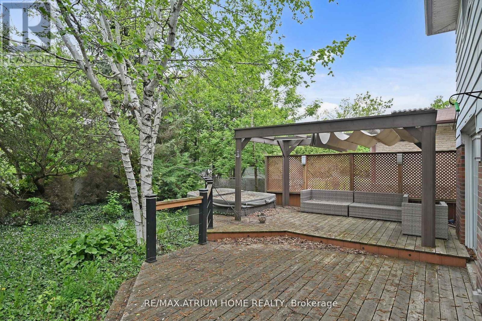 3672 Galeair Court, Mississauga (Erindale), Ontario  L5C 2H5 - Photo 35 - W12281579