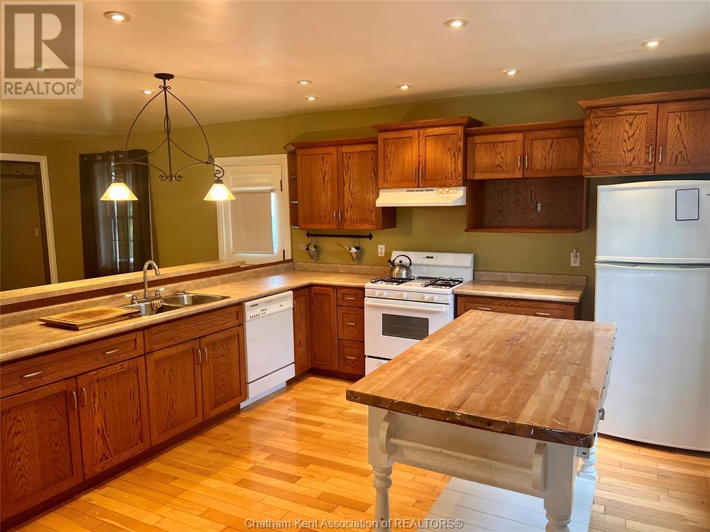 Property at 106 Main STREET West image 2