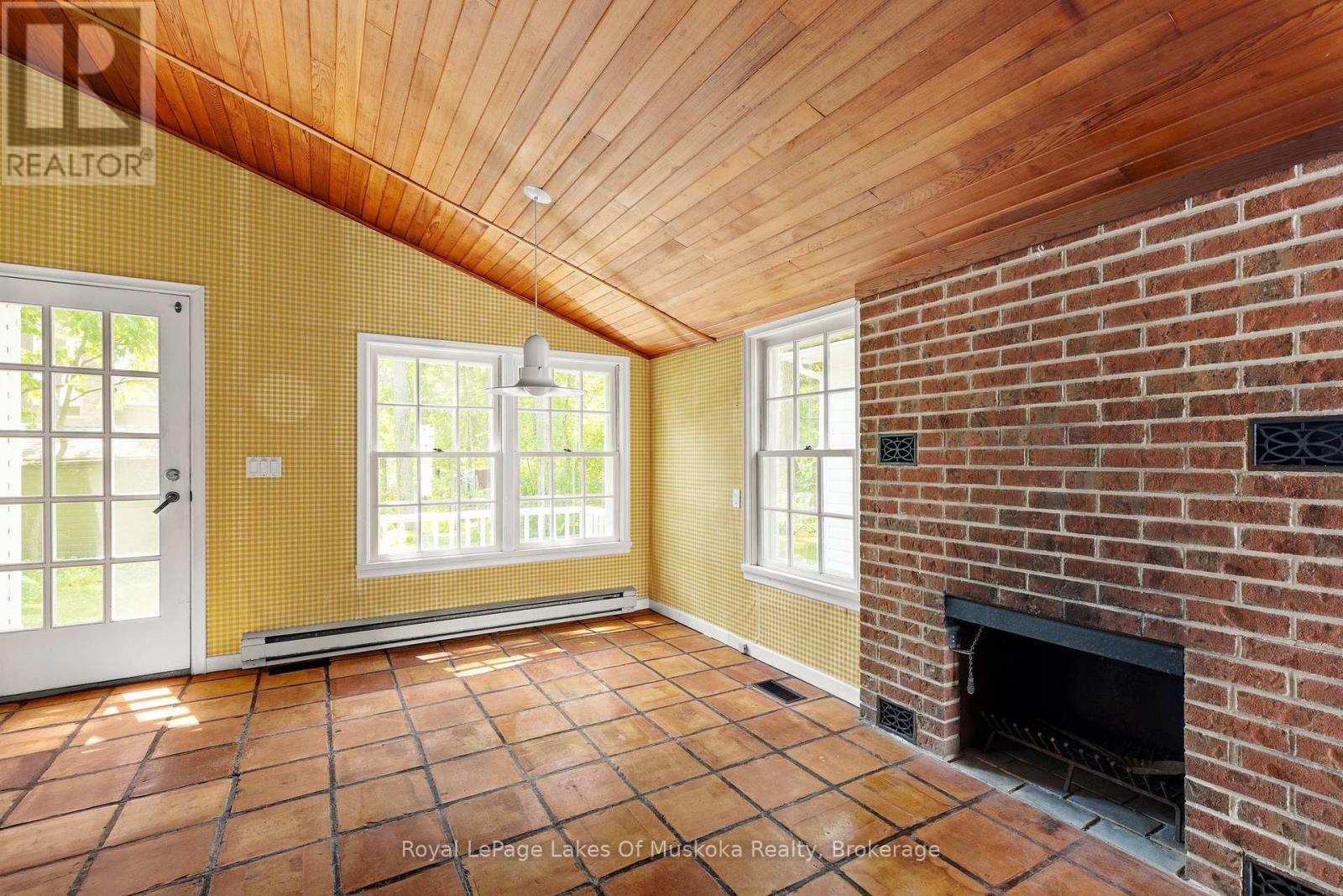 23 First Street, Kawartha Lakes, Ontario  K0M 1N0 - Photo 15 - X12275353