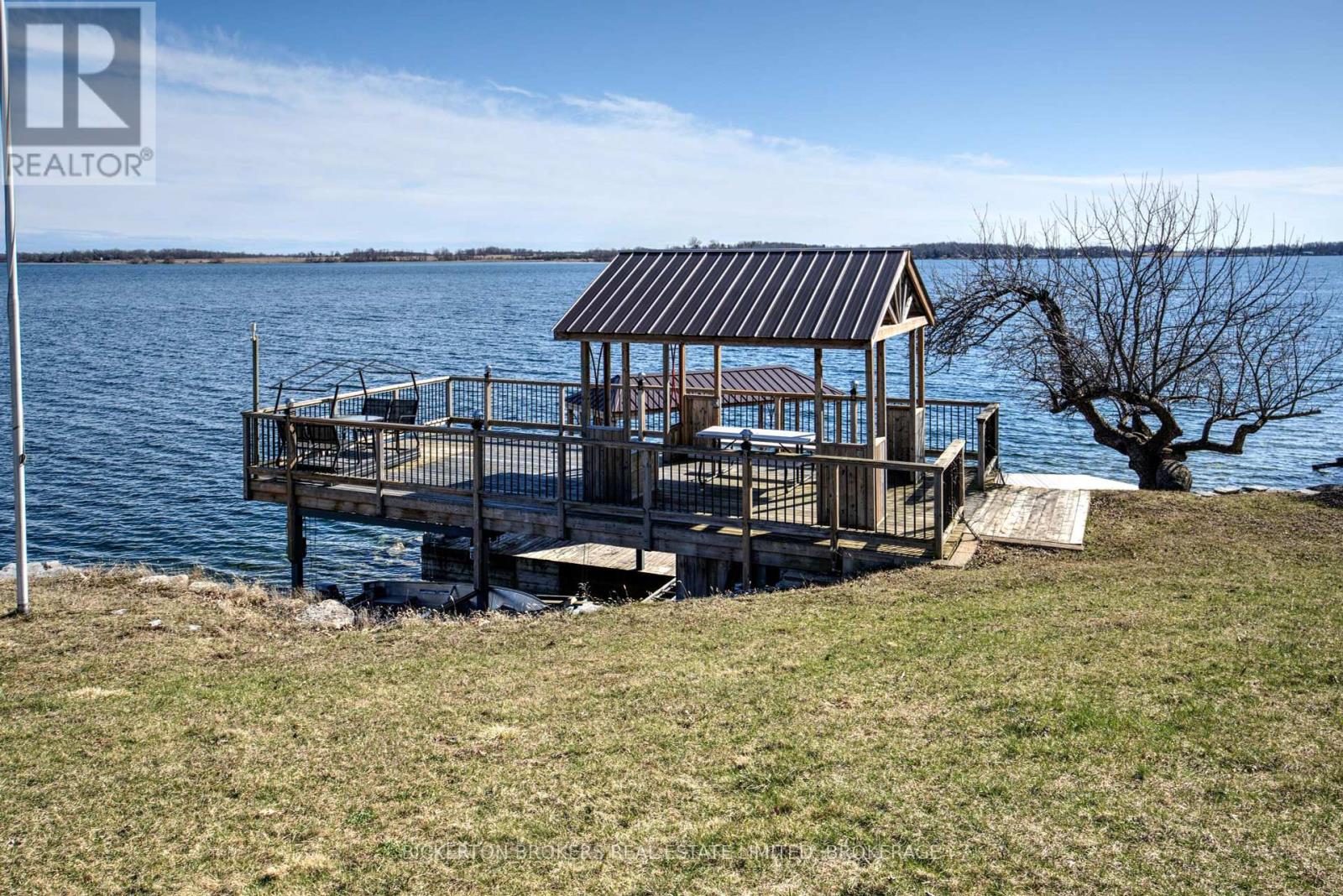 255 Good Friend Drive, Frontenac Islands, Ontario  K7G 2V6 - Photo 17 - X12281666