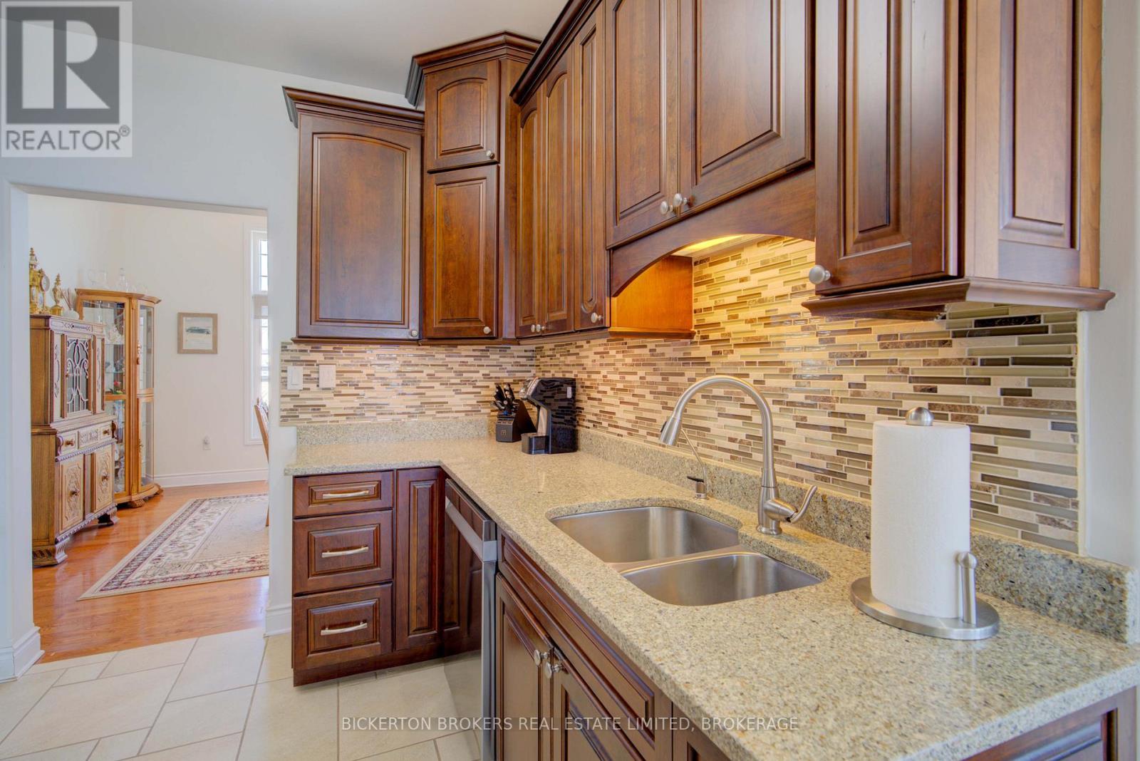 255 Good Friend Drive, Frontenac Islands, Ontario  K7G 2V6 - Photo 23 - X12281666