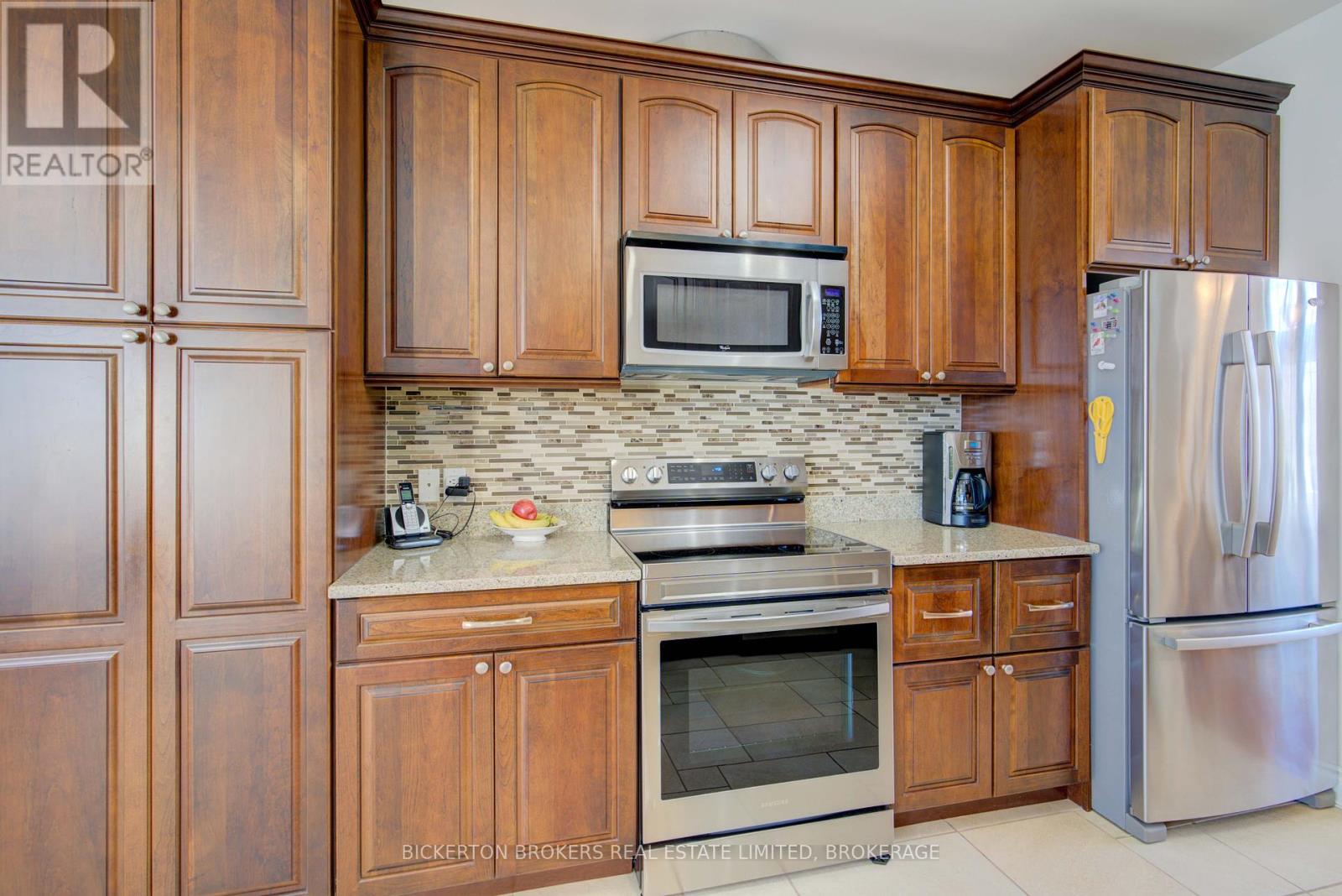 255 Good Friend Drive, Frontenac Islands, Ontario  K7G 2V6 - Photo 24 - X12281666