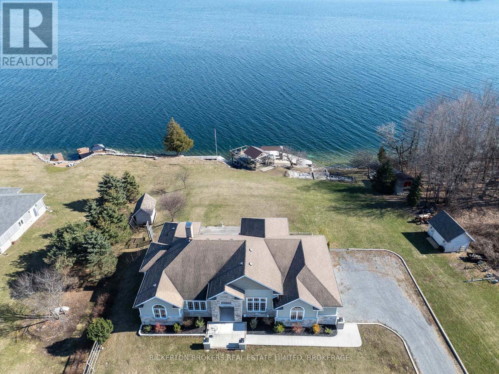 255 Good Friend Drive, Frontenac Islands, Ontario  K7G 2V6 - Photo 3 - X12281666