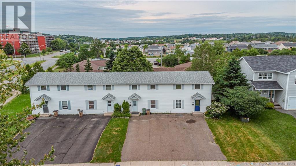 Property at 64 Oakhill Crescent image 2