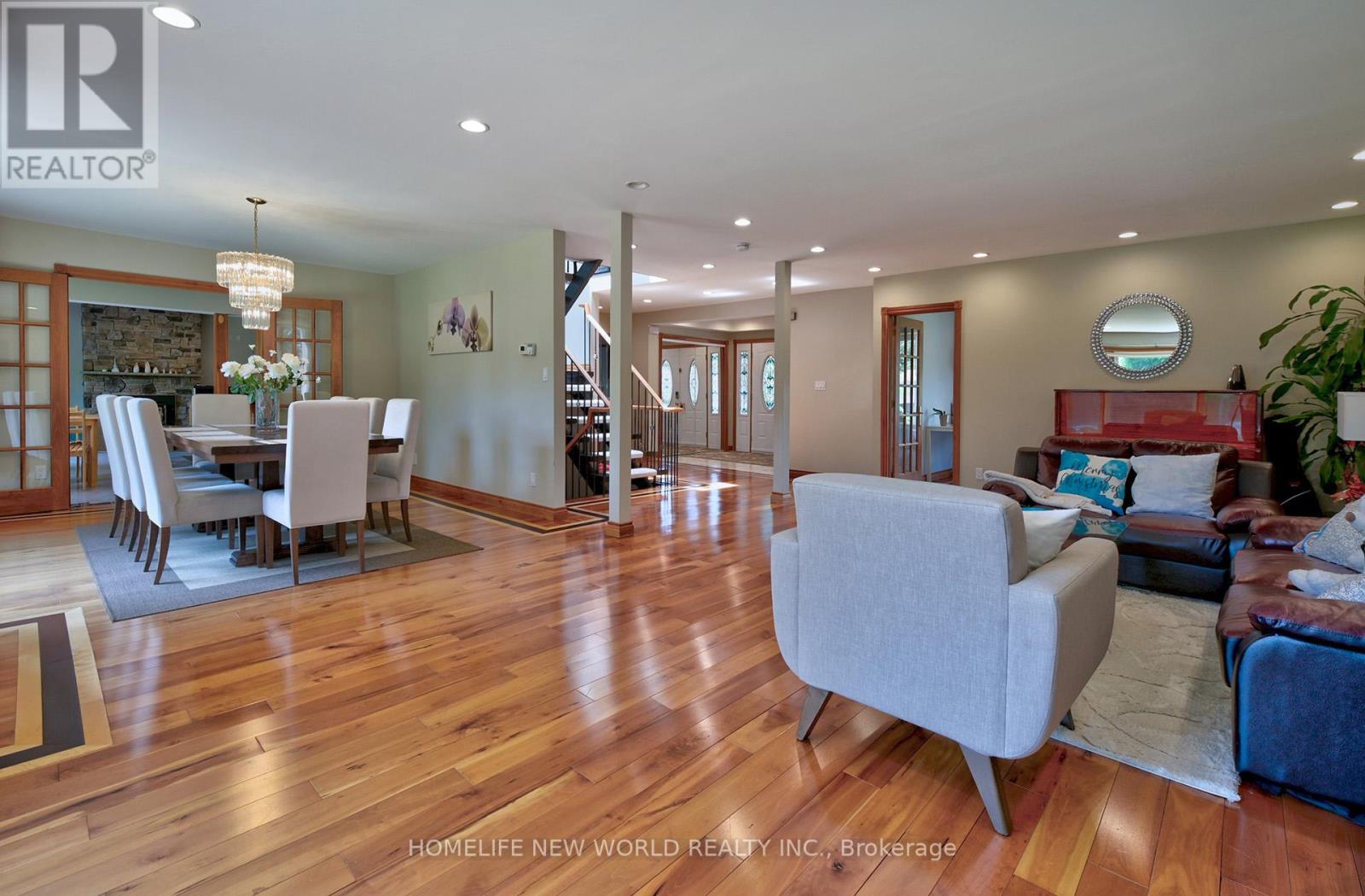 7 Sulgrave Crescent, Toronto, Ontario  M2L 1W5 - Photo 10 - C12281658