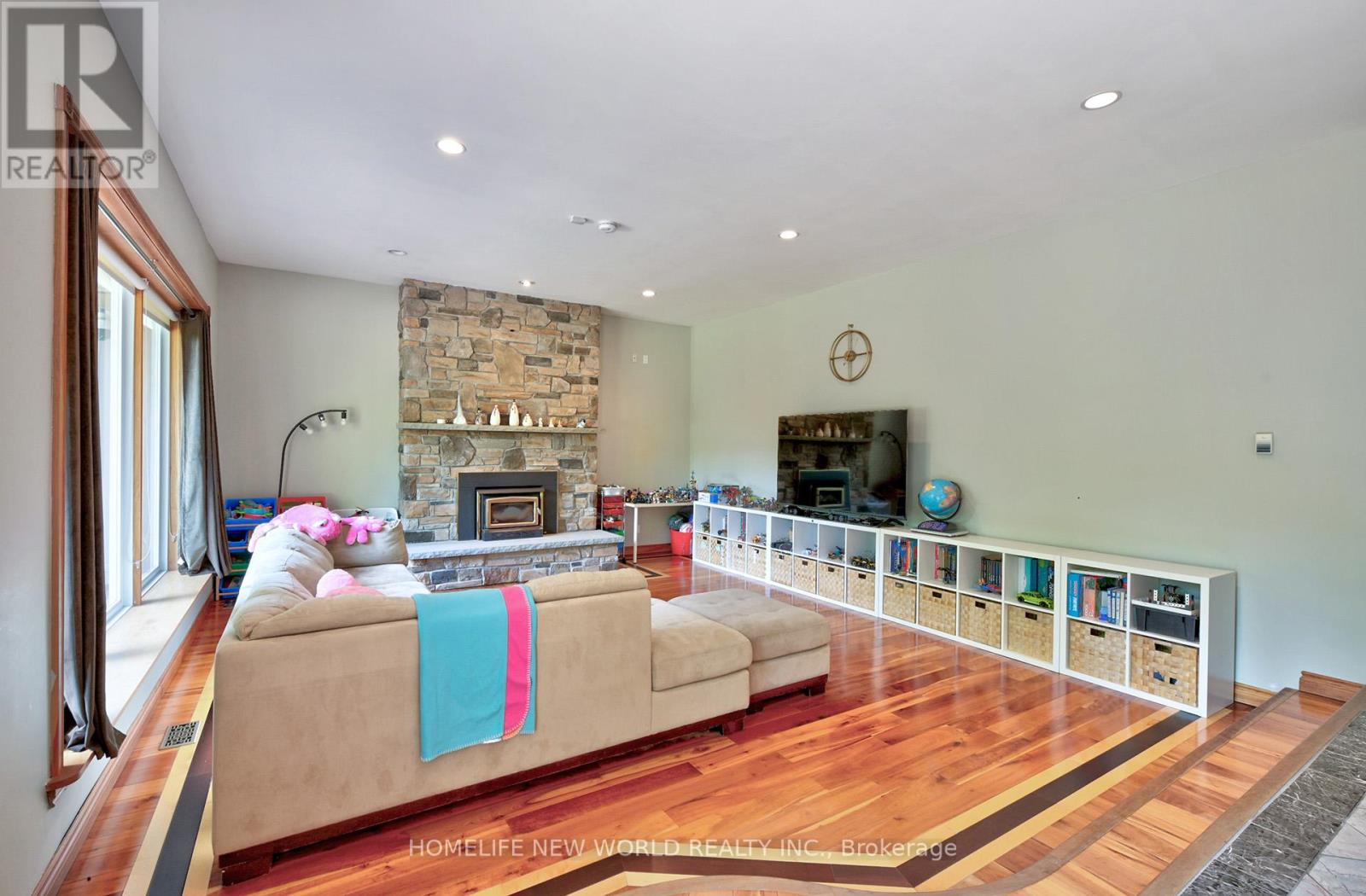 7 Sulgrave Crescent, Toronto, Ontario  M2L 1W5 - Photo 17 - C12281658