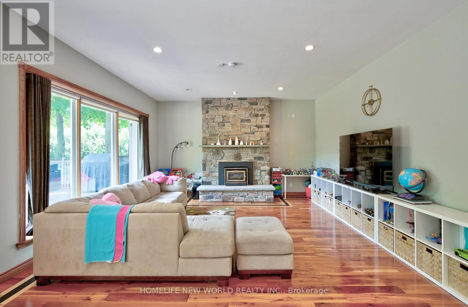 7 Sulgrave Crescent, Toronto, Ontario  M2L 1W5 - Photo 18 - C12281658