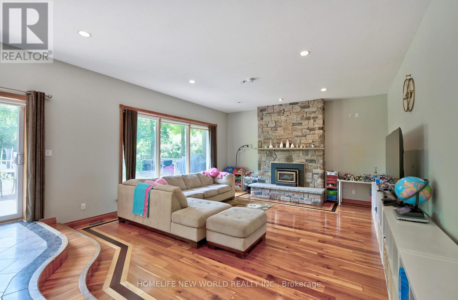 7 Sulgrave Crescent, Toronto, Ontario  M2L 1W5 - Photo 19 - C12281658