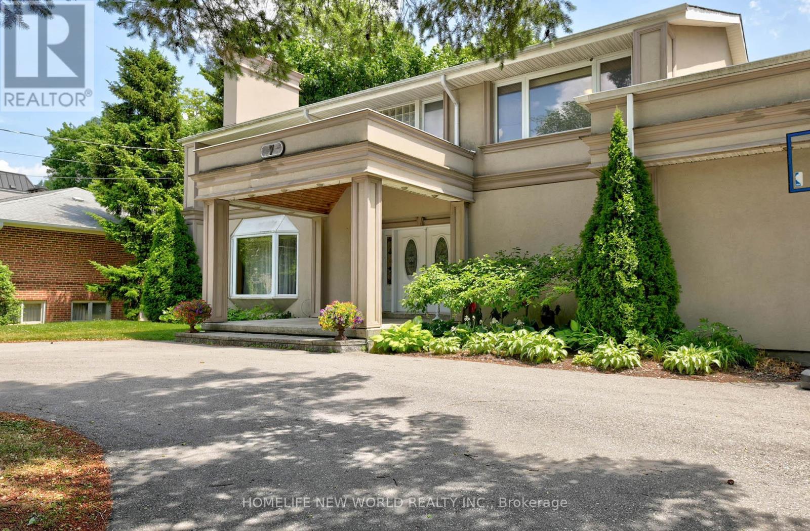 7 Sulgrave Crescent, Toronto, Ontario  M2L 1W5 - Photo 3 - C12281658