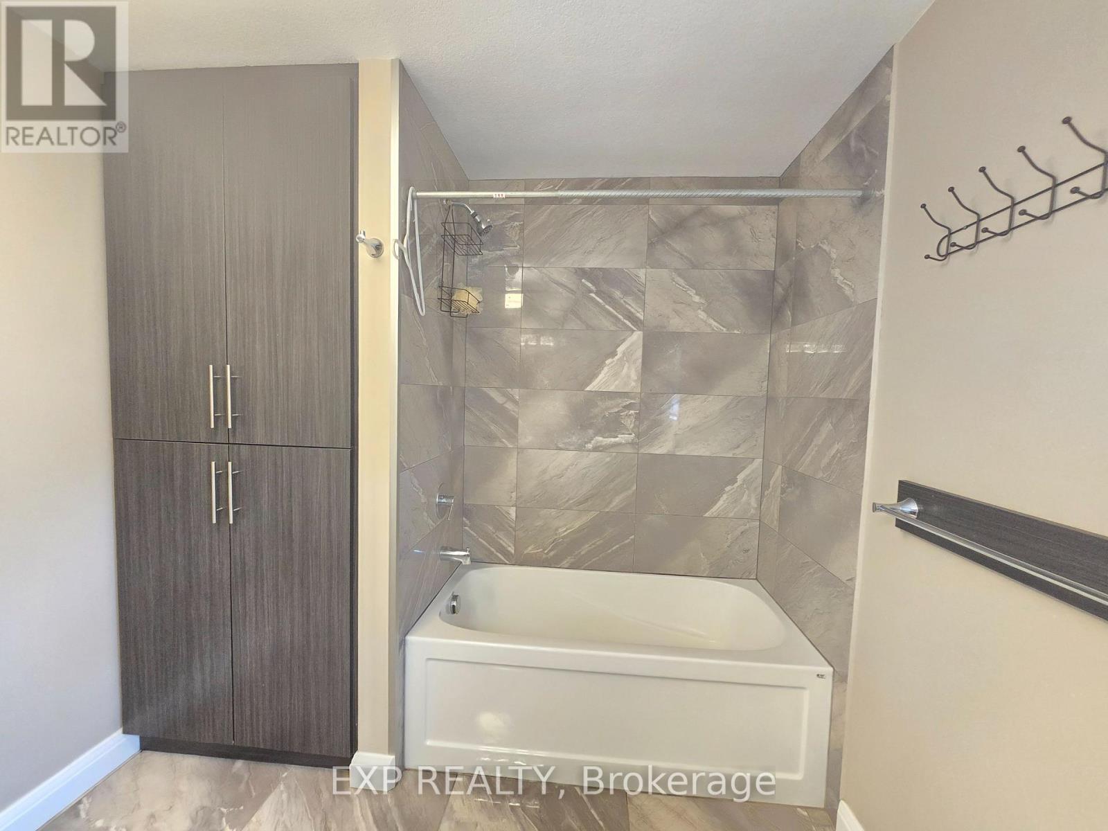 138 Mark Street, London East, Ontario  N5V 2G9 - Photo 11 - X12281678