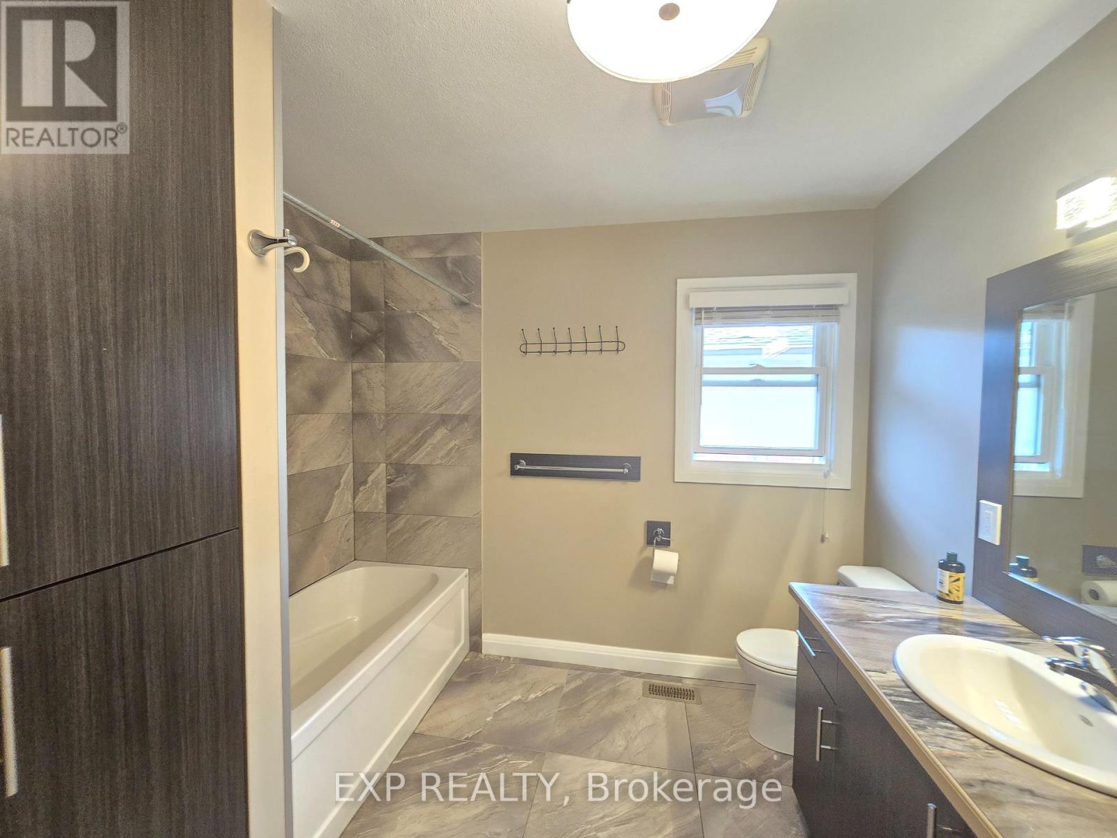138 Mark Street, London East, Ontario  N5V 2G9 - Photo 12 - X12281678