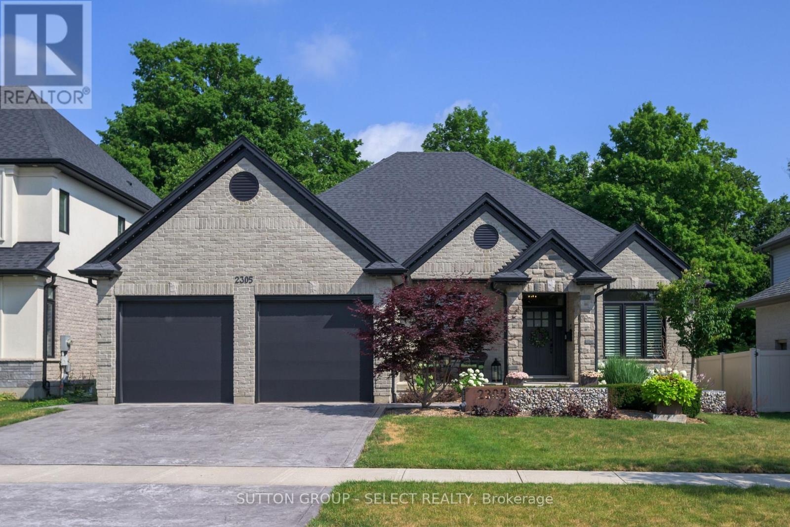 Property at 2305 DAUNCEY CRESCENT image 1