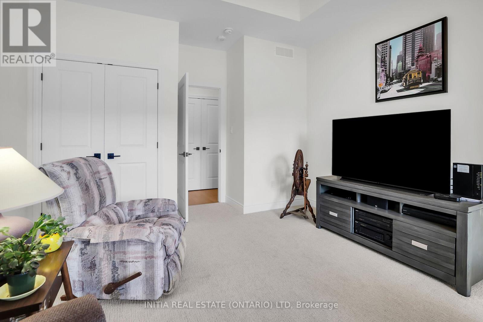 102 Leneve Street, Lambton Shores, Ontario  N0N 1J0 - Photo 11 - X12281692
