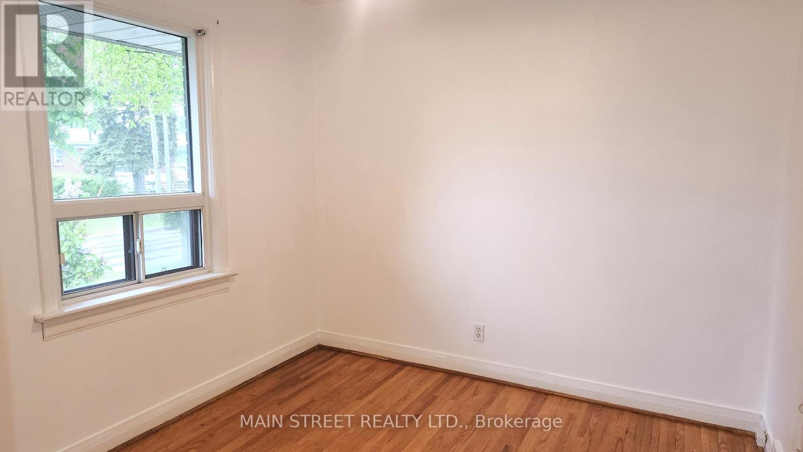 37 Fairlin Drive, Toronto, Ontario  M9B 4J4 - Photo 14 - W12281688