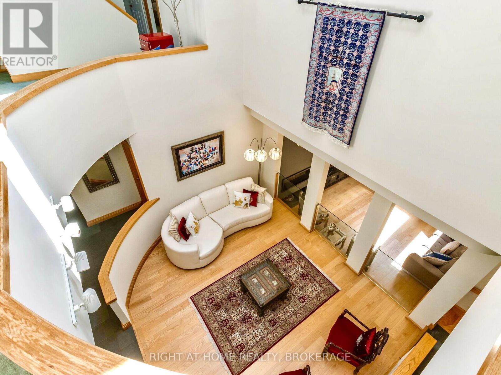 774 Old Dundas Road, Hamilton, Ontario  L9H 5E3 - Photo 19 - X12186493