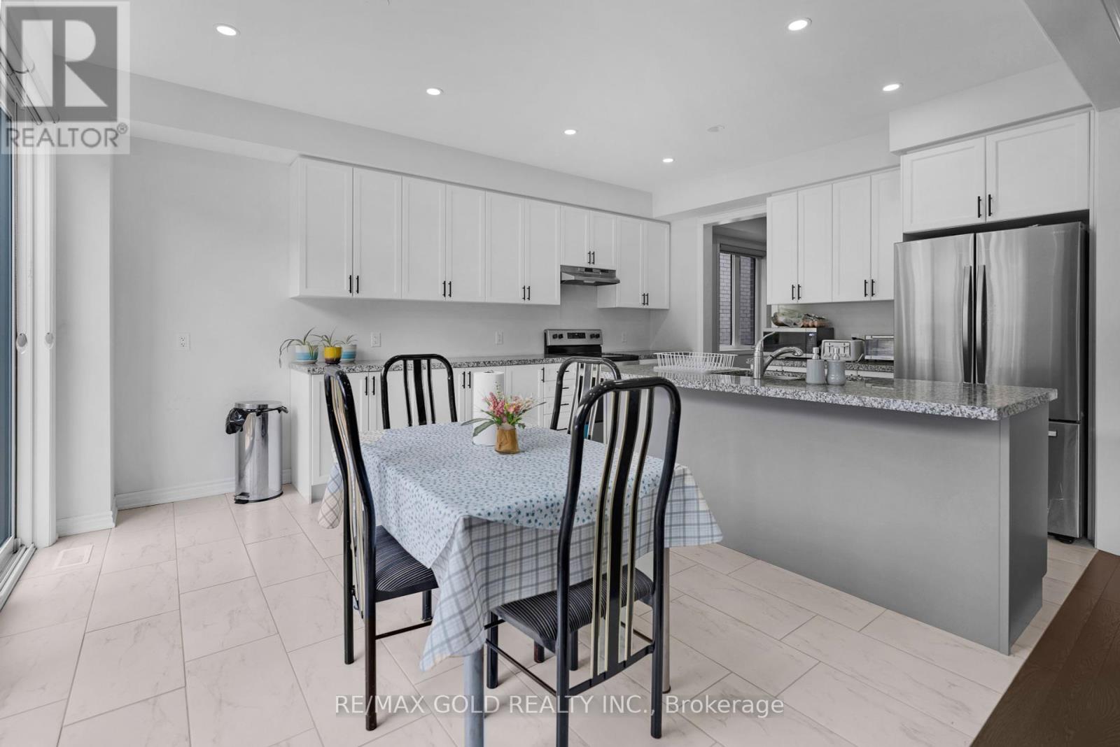 12 Vincena Road, Caledon, Ontario  L7C 1Z9 - Photo 17 - W12281761