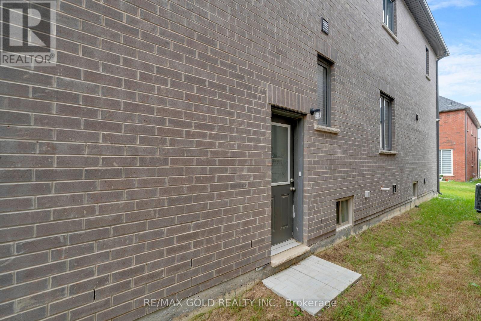 12 Vincena Road, Caledon, Ontario  L7C 1Z9 - Photo 46 - W12281761