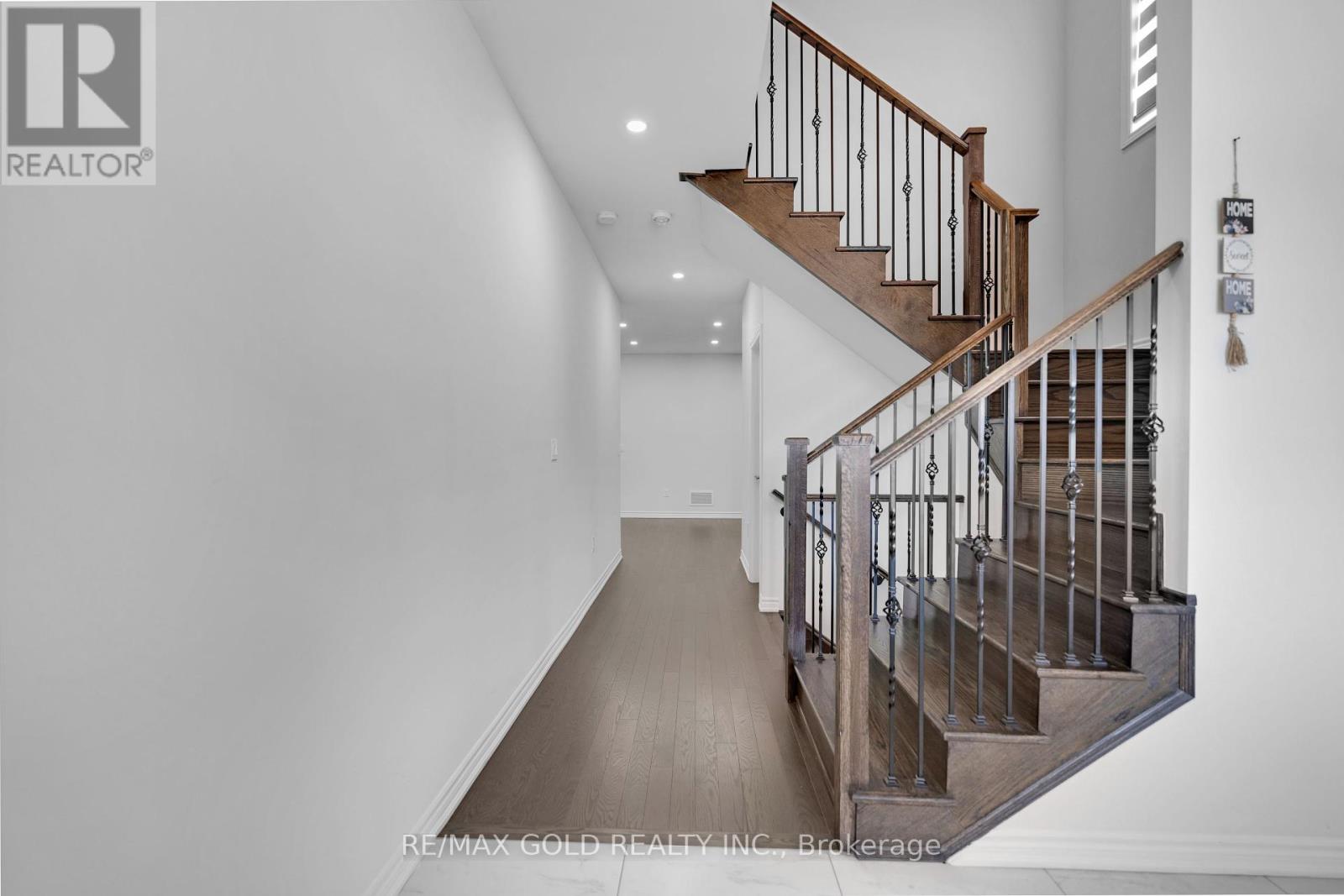 Property at 12 VINCENA ROAD image 5