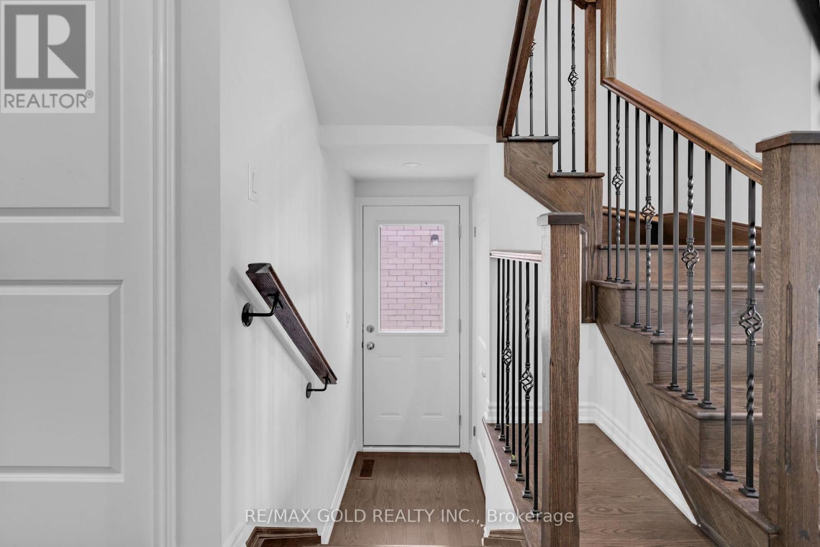 12 Vincena Road, Caledon, Ontario  L7C 1Z9 - Photo 6 - W12281761