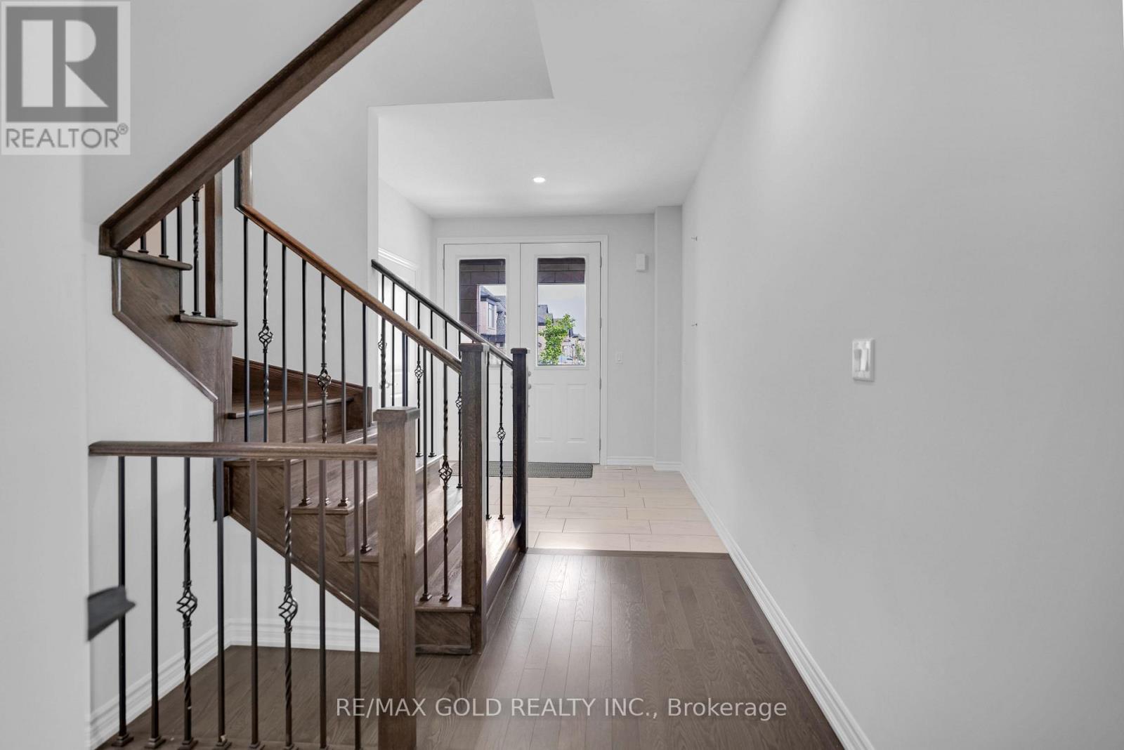 12 Vincena Road, Caledon, Ontario  L7C 1Z9 - Photo 7 - W12281761