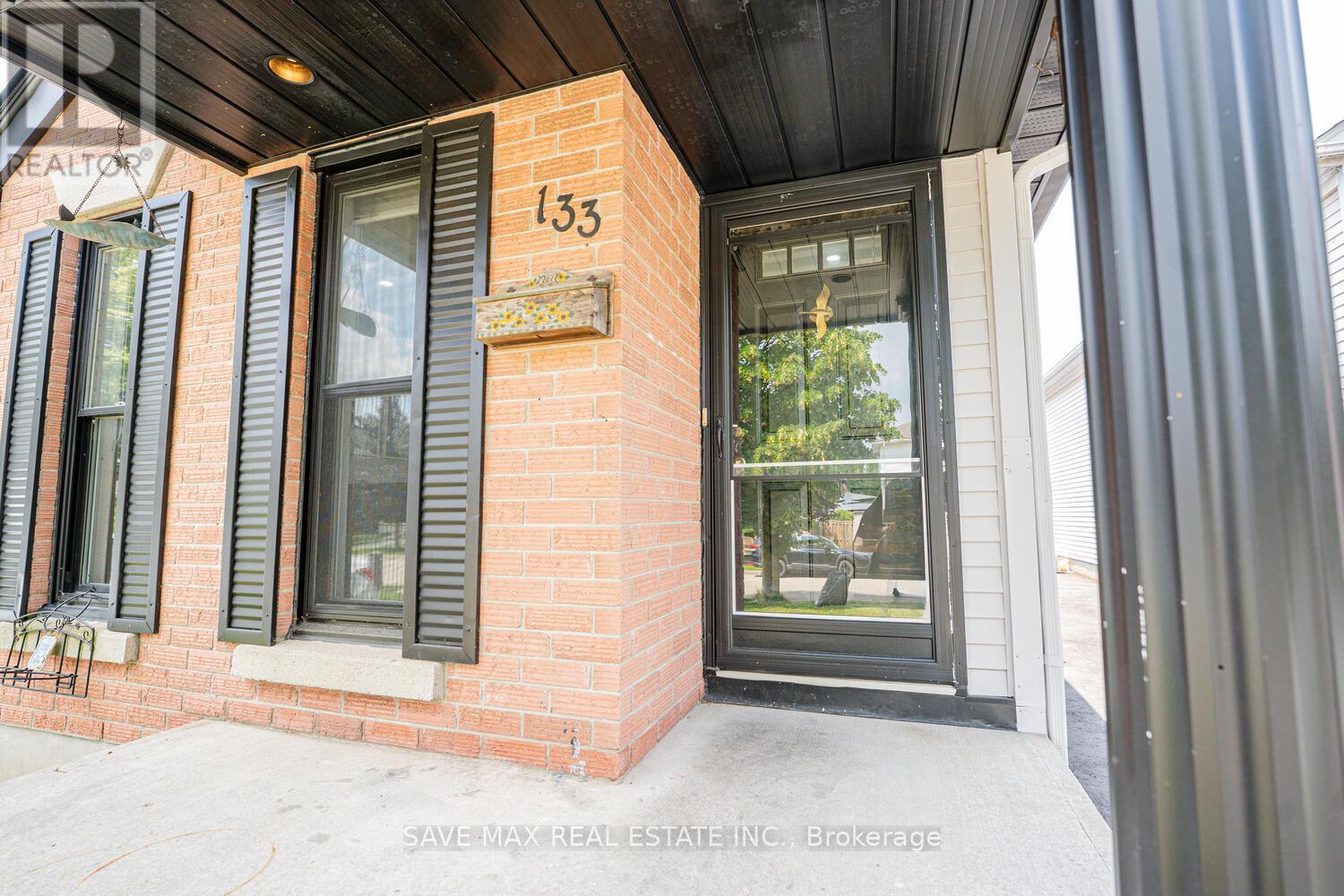 Property at 133 WAKE ROBIN DRIVE image 3