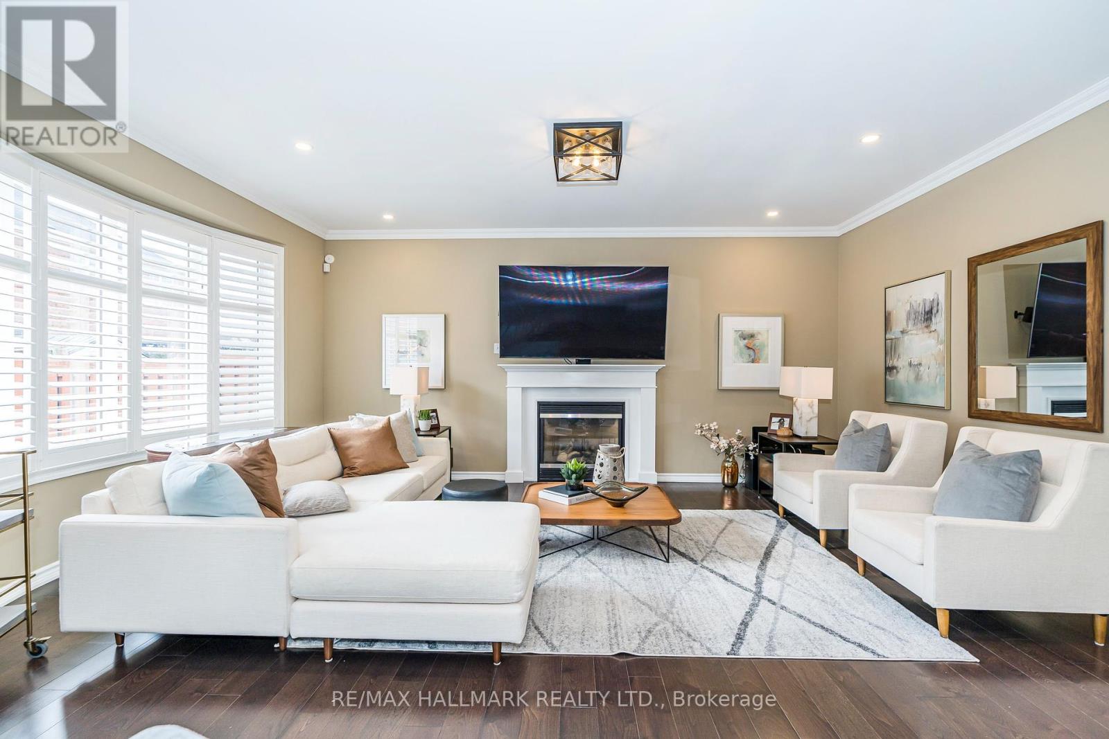 Property at 765 BOUGHTON CRESCENT image 2
