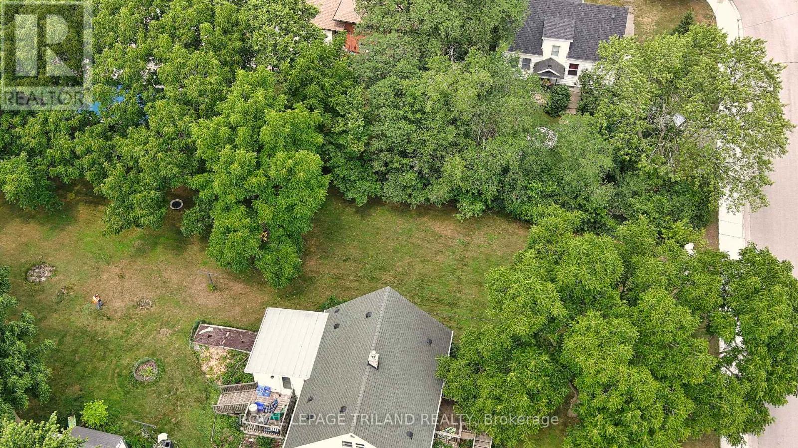 385 Kenmore Place, London East, Ontario  N5Y 1V3 - Photo 12 - X12281287