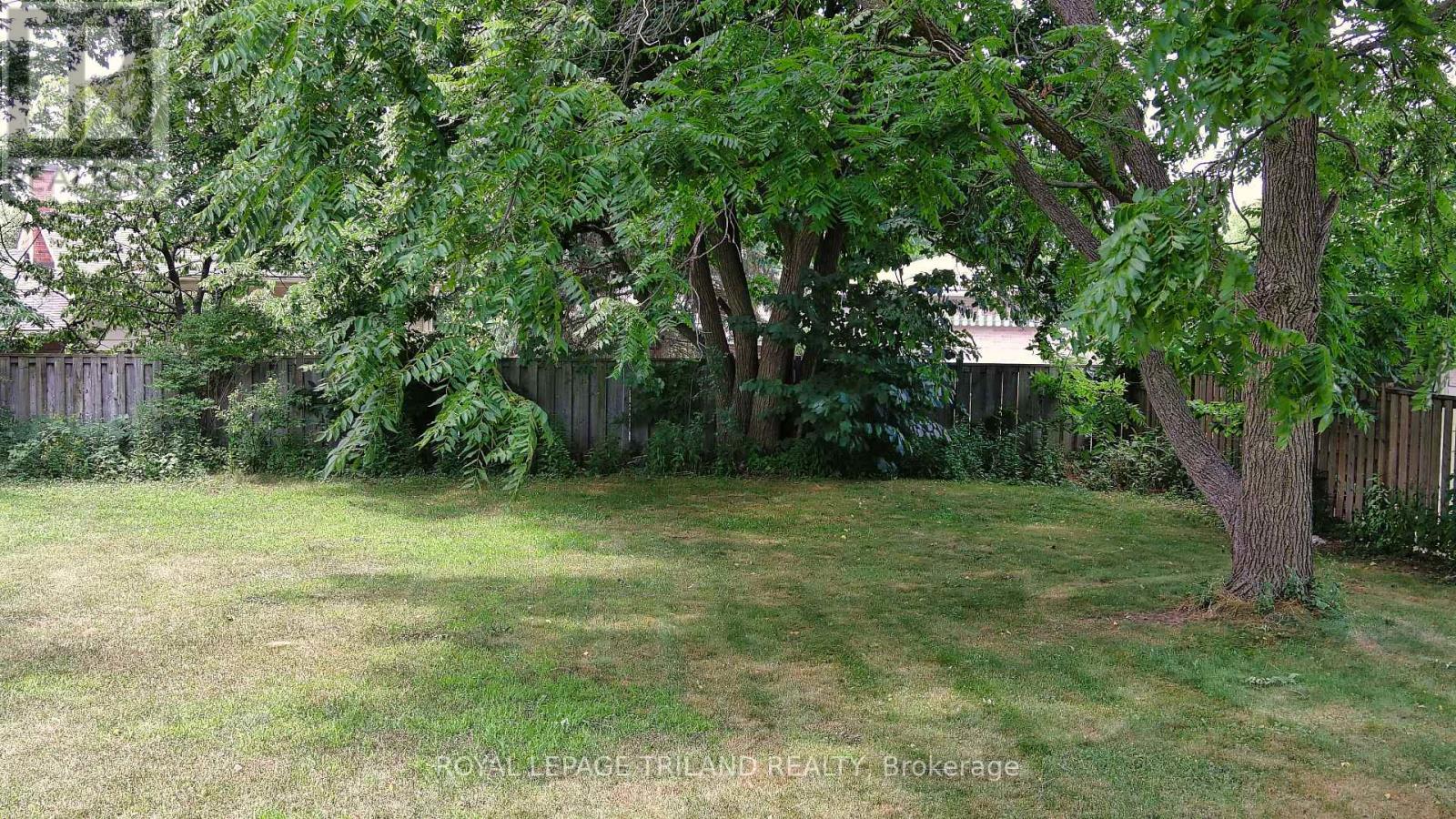 385 Kenmore Place, London East, Ontario  N5Y 1V3 - Photo 5 - X12281287