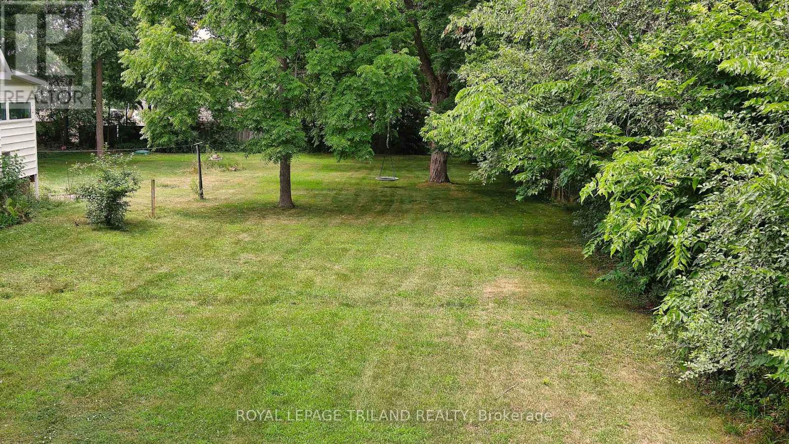 385 Kenmore Place, London East, Ontario  N5Y 1V3 - Photo 3 - X12281287