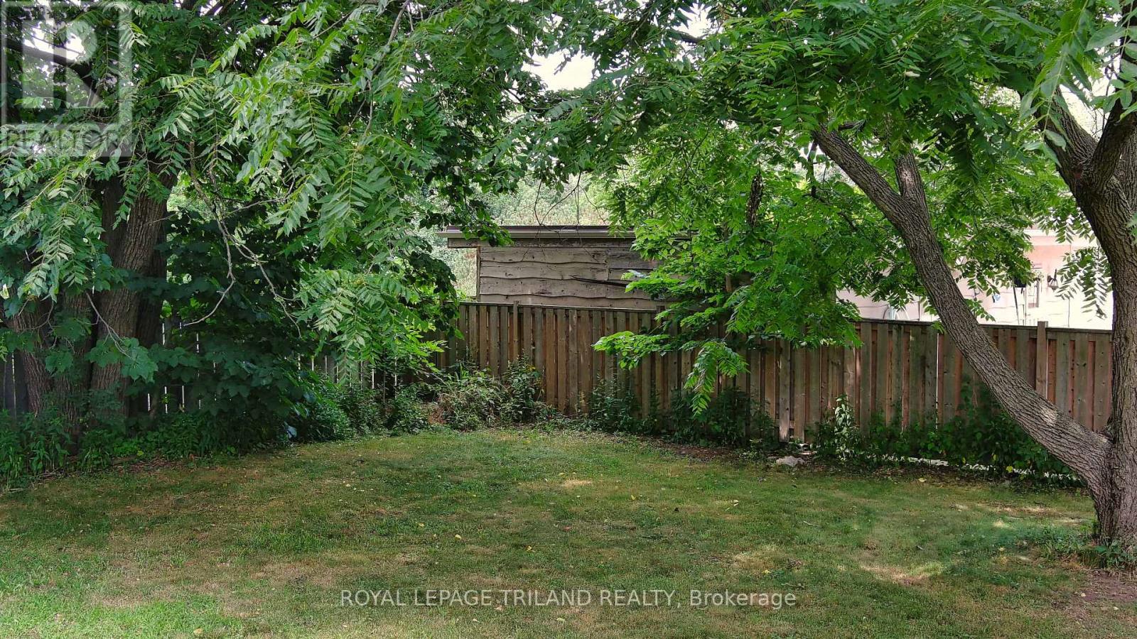 385 Kenmore Place, London East, Ontario  N5Y 1V3 - Photo 8 - X12281287