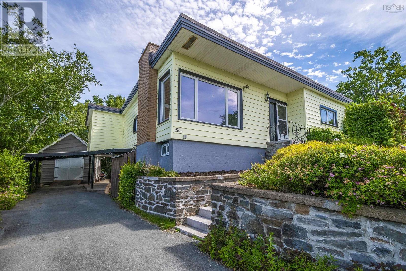 Property at 10 Forward Avenue image 1