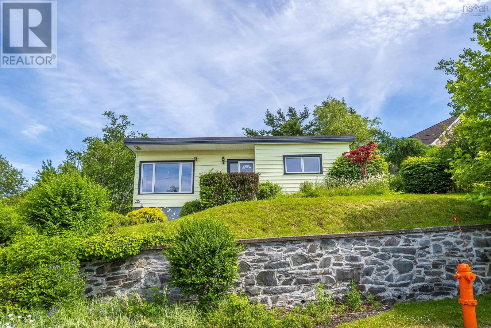 Property at 10 Forward Avenue image 2