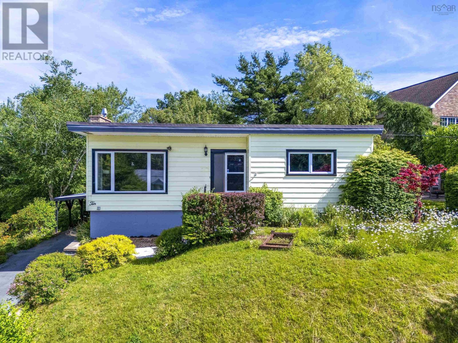 Property at 10 Forward Avenue image 3