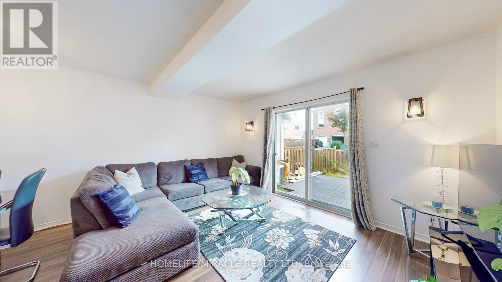 Property at 4 WILLIAM CURTIS CIRCLE image 5