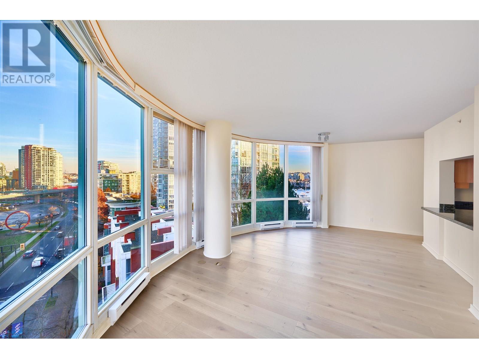 Listing Picture 5 of 31 : 906 193 AQUARIUS MEWS, Vancouver / 溫哥華 - 魯藝地產 Yvonne Lu Group - MLS Medallion Club Member