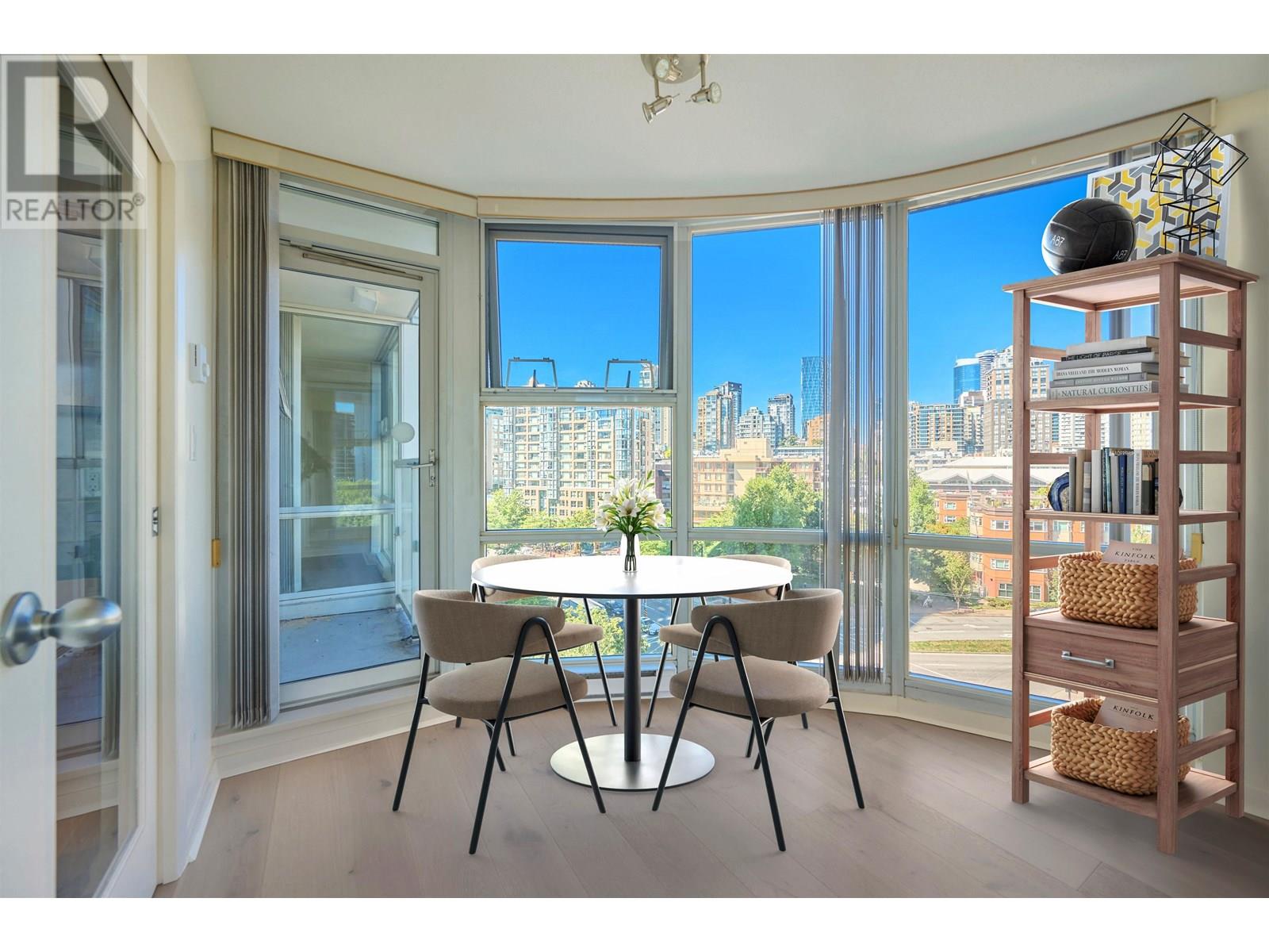 Listing Picture 9 of 31 : 906 193 AQUARIUS MEWS, Vancouver / 溫哥華 - 魯藝地產 Yvonne Lu Group - MLS Medallion Club Member