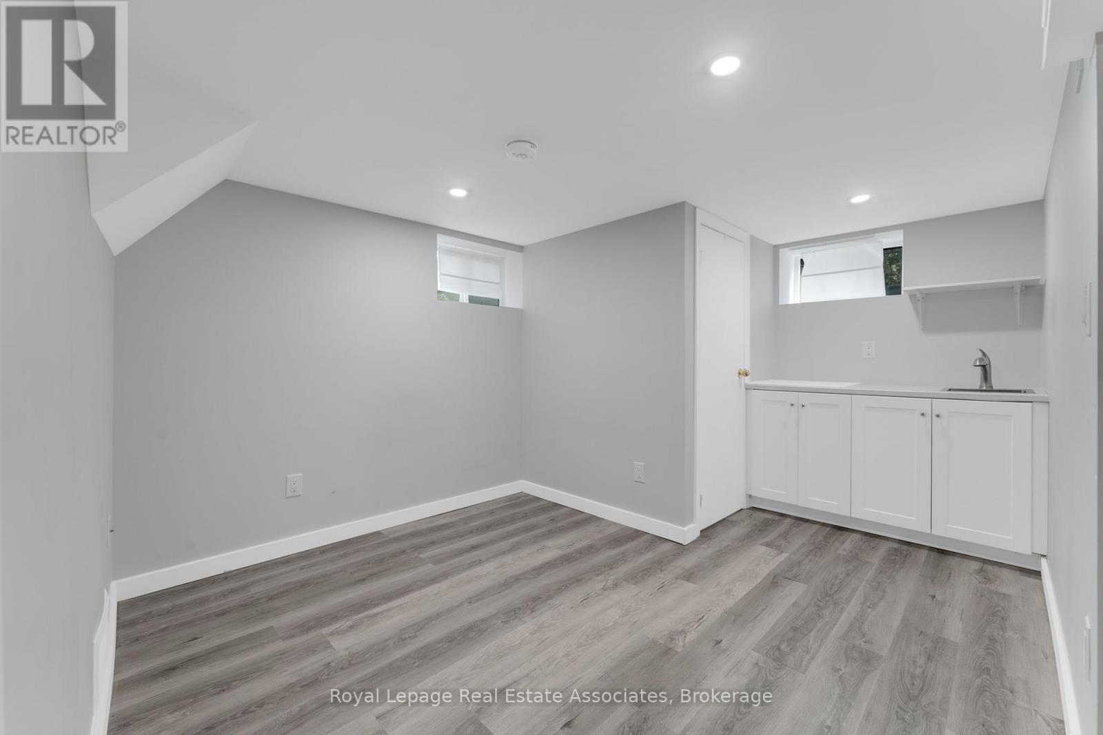 117 Louth Street, St. Catharines (Rykert/vansickle), Ontario  L2S 2T8 - Photo 25 - X12263036