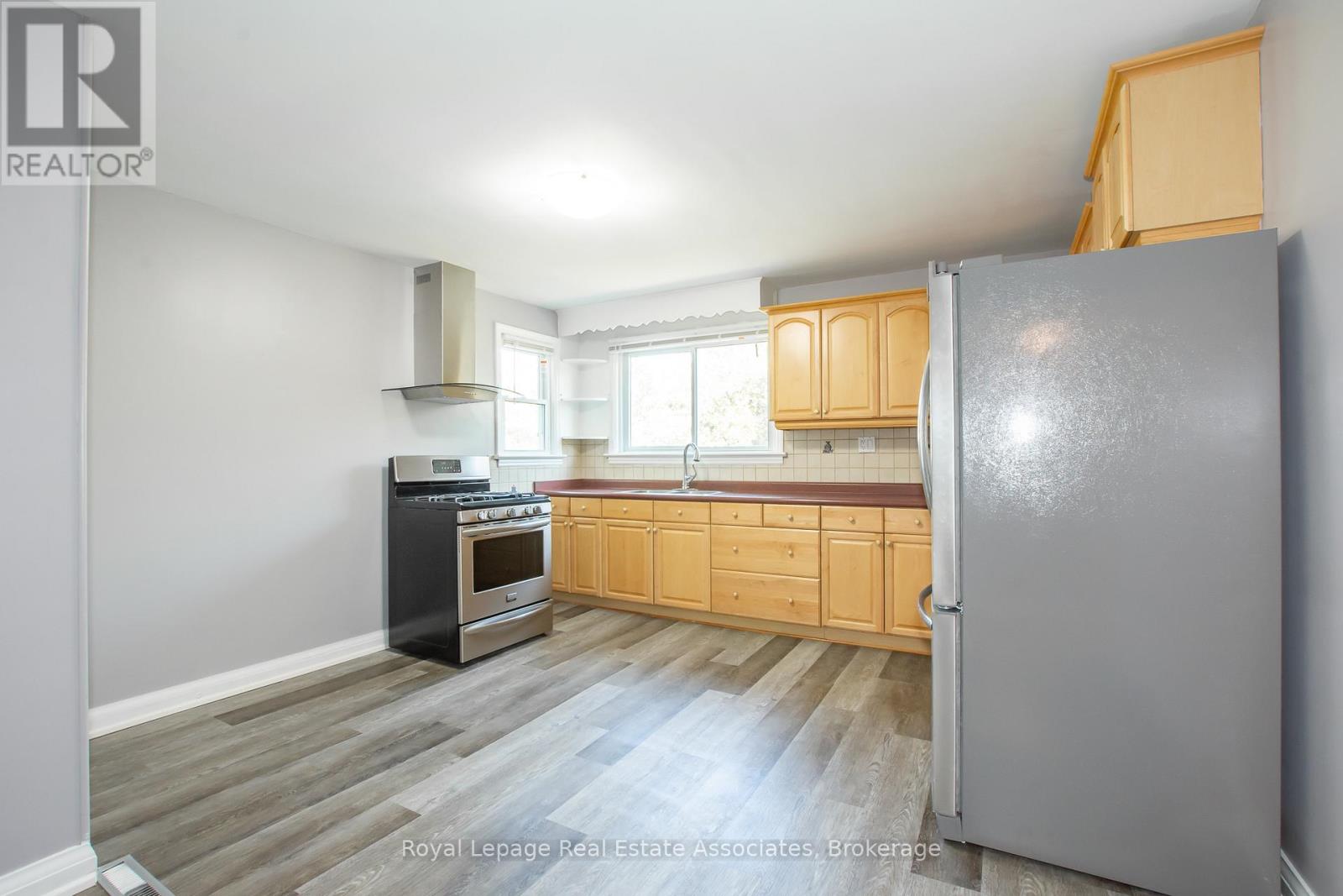 117 Louth Street, St. Catharines (Rykert/vansickle), Ontario  L2S 2T8 - Photo 16 - X12263036