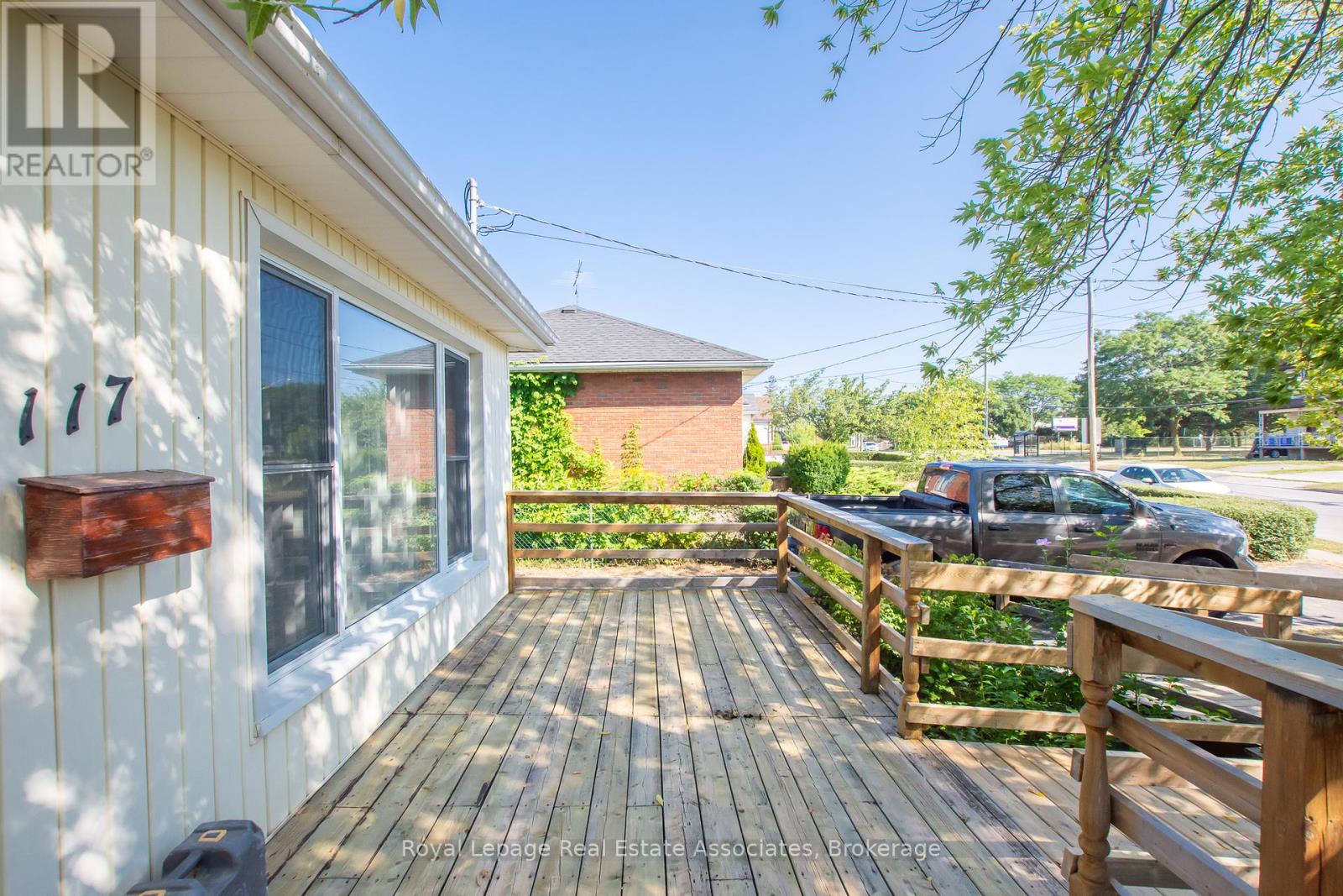 Property at 117 LOUTH STREET image 4