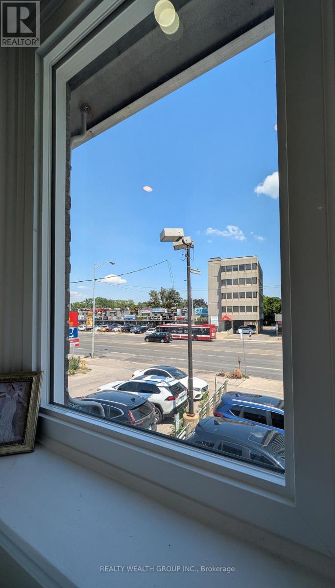 6068a Yonge Street, Toronto, Ontario  M2M 3W6 - Photo 17 - C12280018