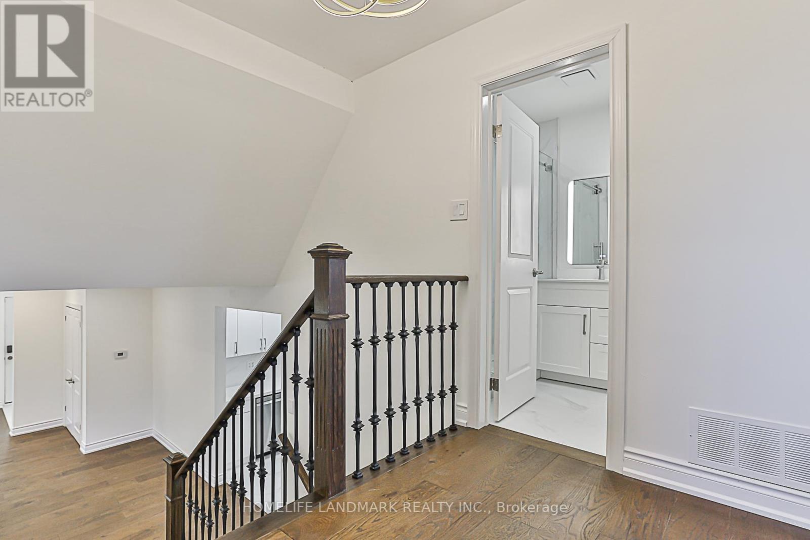 612 Van Horne Avenue, Toronto, Ontario  M2J 2V4 - Photo 14 - C12281867