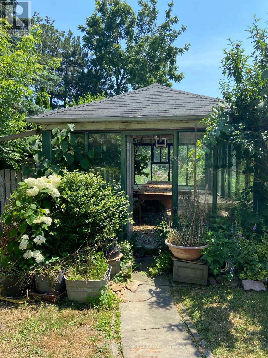 219 Arnold Avenue, Vaughan (Crestwood-Springfarm-Yorkhill), Ontario  L4J 1C1 - Photo 4 - N12281851
