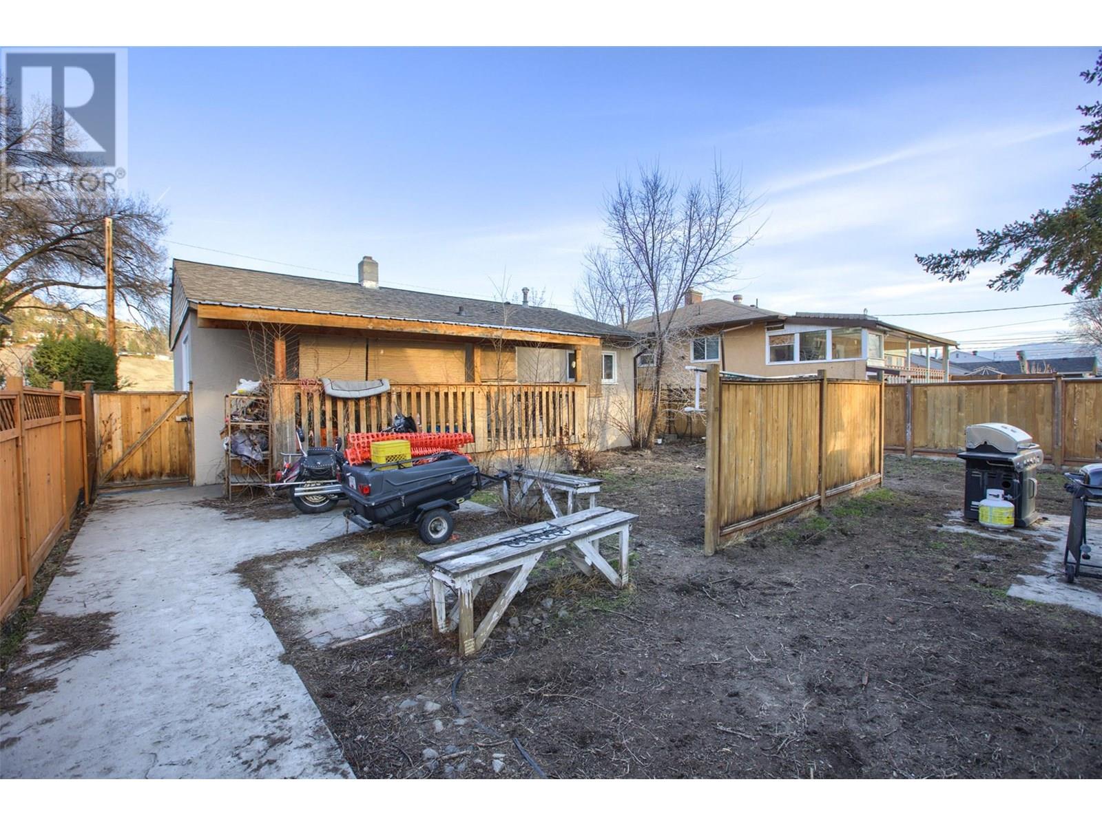 Property at 842 Walrod Street image 4